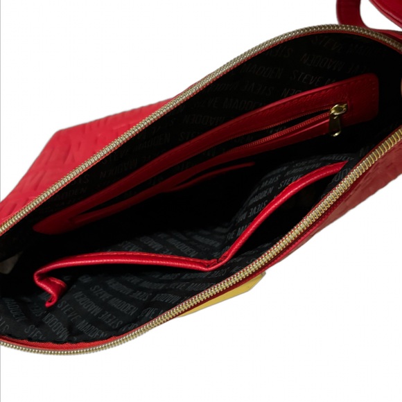 Red Steve Madden Clutch Purse - Wrist Strap - Picture 12 of 16